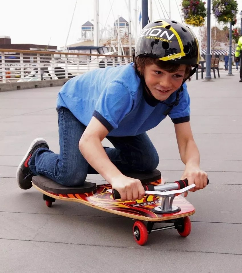Fuzion 360° SPINNER Shark Kids Kneeboard 4 Wheel Drifting Fuzion 360° SPINNER Shark Kids Kneeboard 4 Wheel Drifting