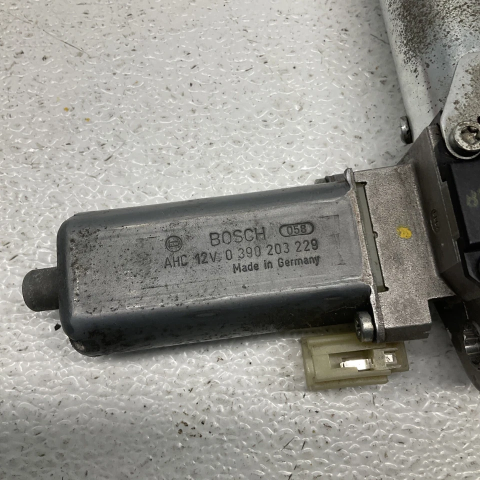 Motor ajustador de altura do assento esquerdo do motorista BMW 535xi 528i 528xi E60 E61 2008 - Imagem 2 de 4