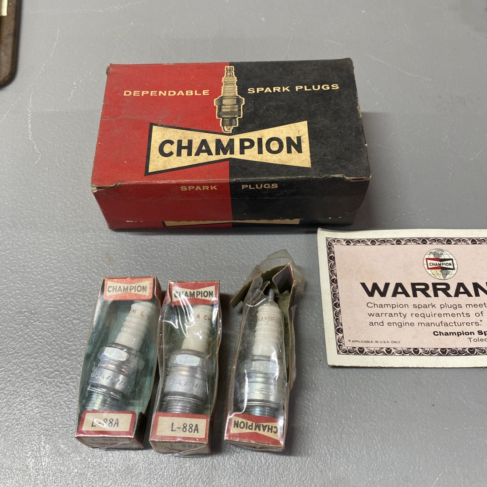 Lot Of 8 NOS Champion L-88A Spark Plugs With Vintage Box