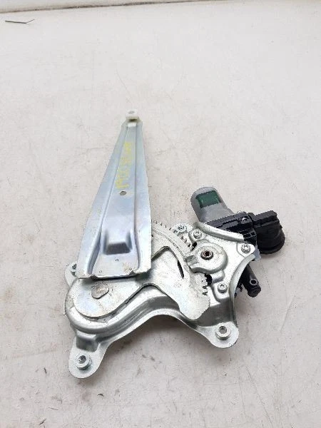 REGULADOR VENTANA PUERTA TRASERA LADO CONDUCTOR CUATRO TOYOTA PRIUS C 12-18  Foto 4 de 4