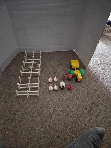 Vintage Fisher-Price Little People Farm Barn 915 Animals Figures Accessories Lot