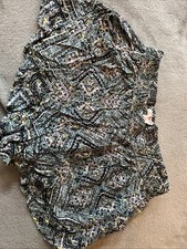 Women's Mossimo Brand Shorts Size Large Elastic Waist Band.