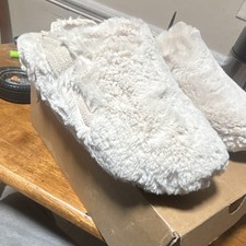 Nike White Faux Fur Slip-On Women's Slippers US Size 10 Comfort Lined