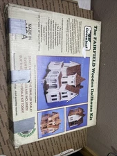 Greenleaf The Fairfield Wooden Dollhouse Kit (NEW OPENED)