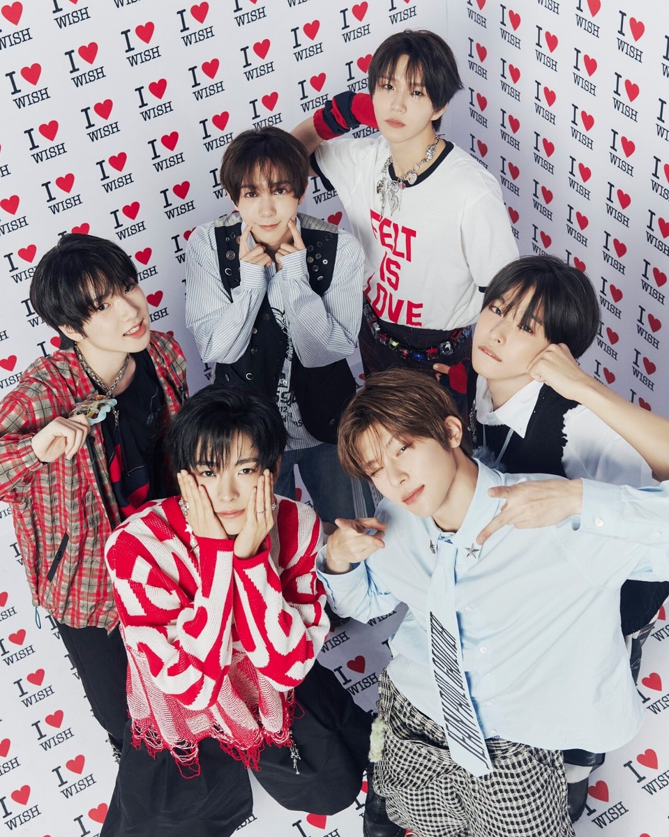 NCT WISH 1st Mini Album Steady QR Ver. QR Card+120p F.Book+P