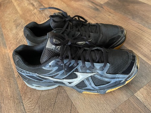 mizuno wave hurricane 2