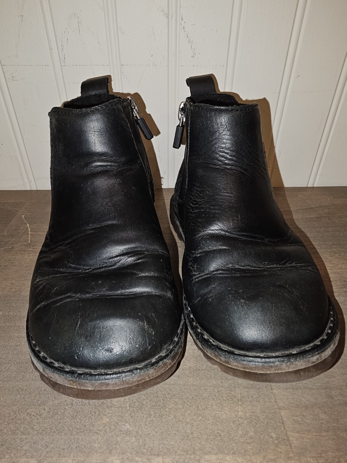 Ugg Callum Boots Black Leather Boys Girls Unisex Toddler Size 10 Chelsea Boots