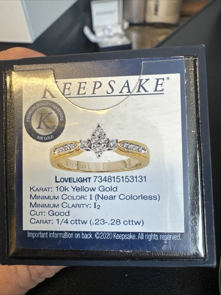 Anillo de compromiso "Lovelight" de diamantes marquesa recuerdo oro amarillo de 10 k 1/4 CTW S7 Foto 3 de 3