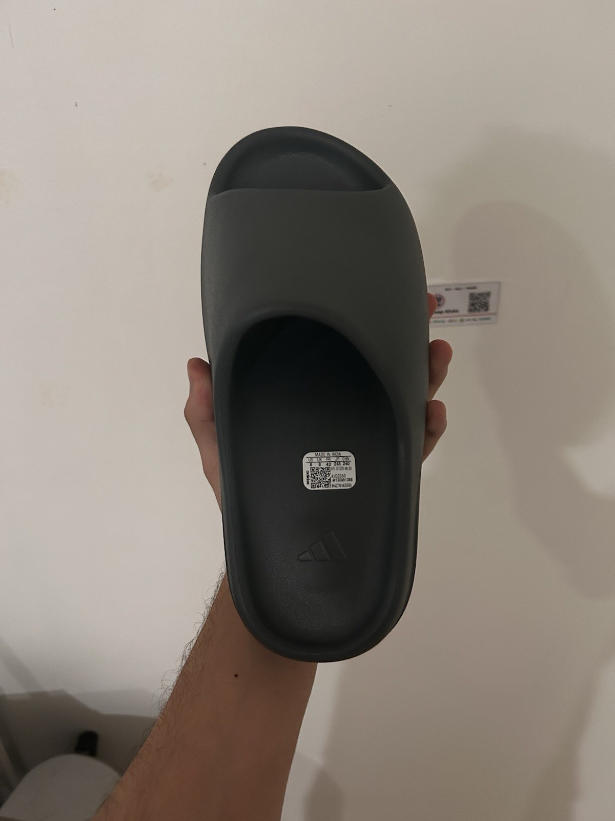 Size 8 Men’s Adidas Yeezy Slide Gray ID2350 thumbnail 5