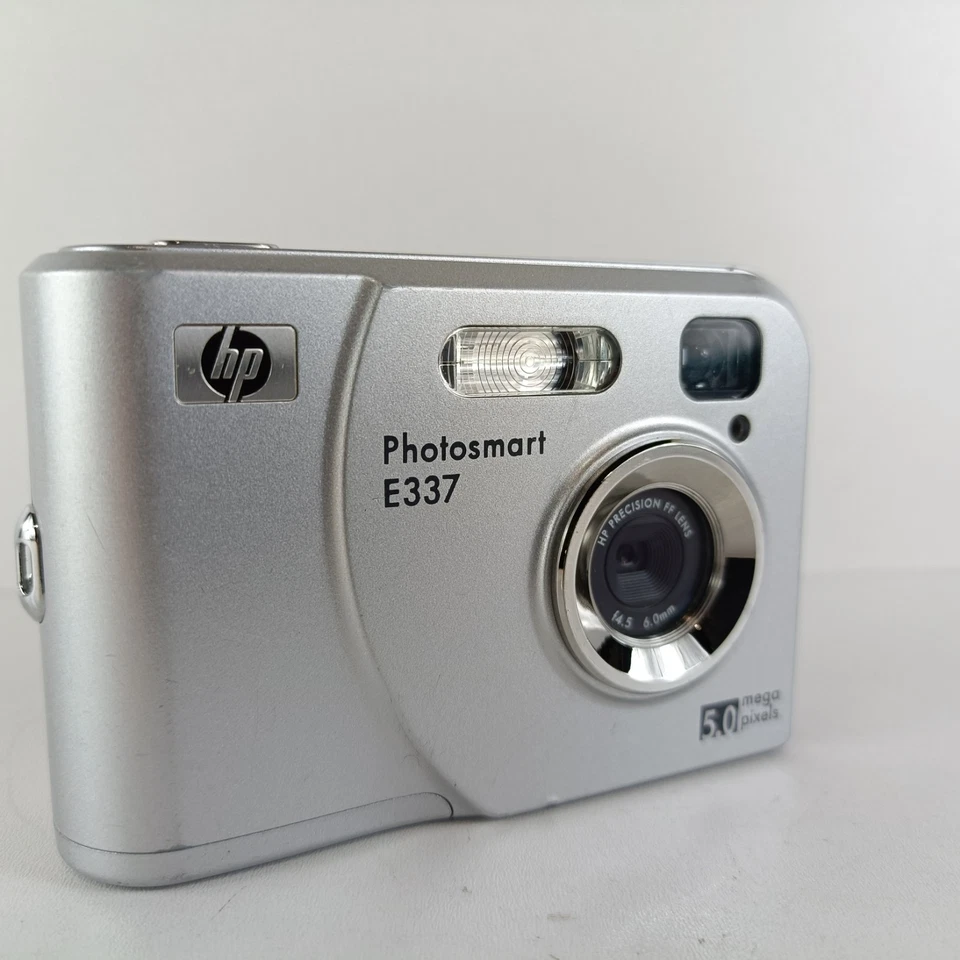 HP Photosmart E337 5.0MP Compact Digital Camera Silver Tested Digital Camera - Image 2 of 4