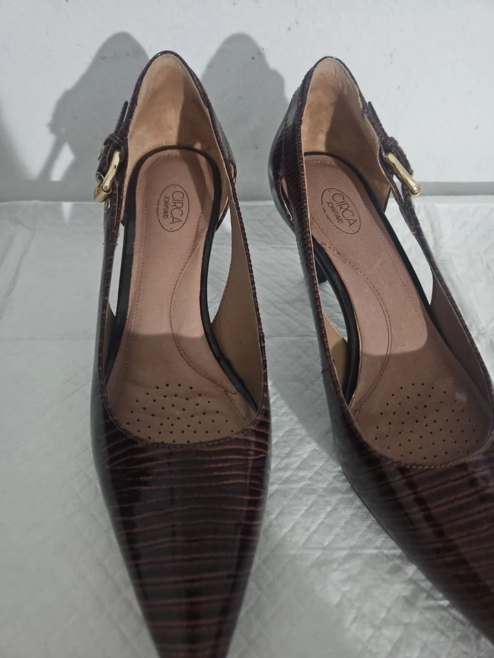 Zapatos de salón CIRCA JOAN & DAVID Callalilly con estampado de charol de reptil marrón talla 8 Foto 2 de 4