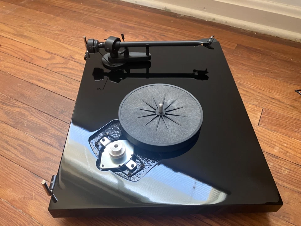 Pro-Ject Debut III Esprit  Turntable Ortofon OM10 Broken Stylus For Parts READ!! - Image 2 of 4