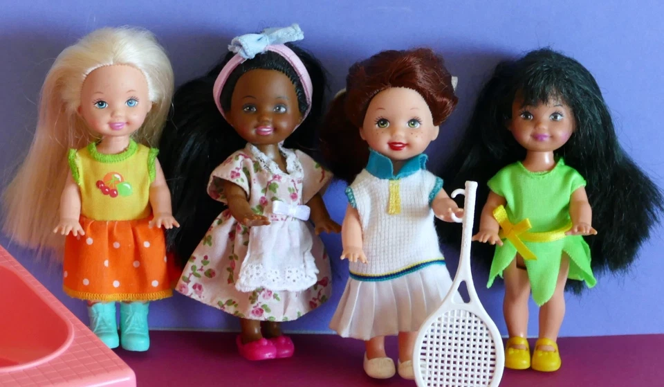 Barbie Konvolut Shelly Kelly Schwarz, Blond, rote Haare + Badewanne mit Entchen - Bild 2 von 4