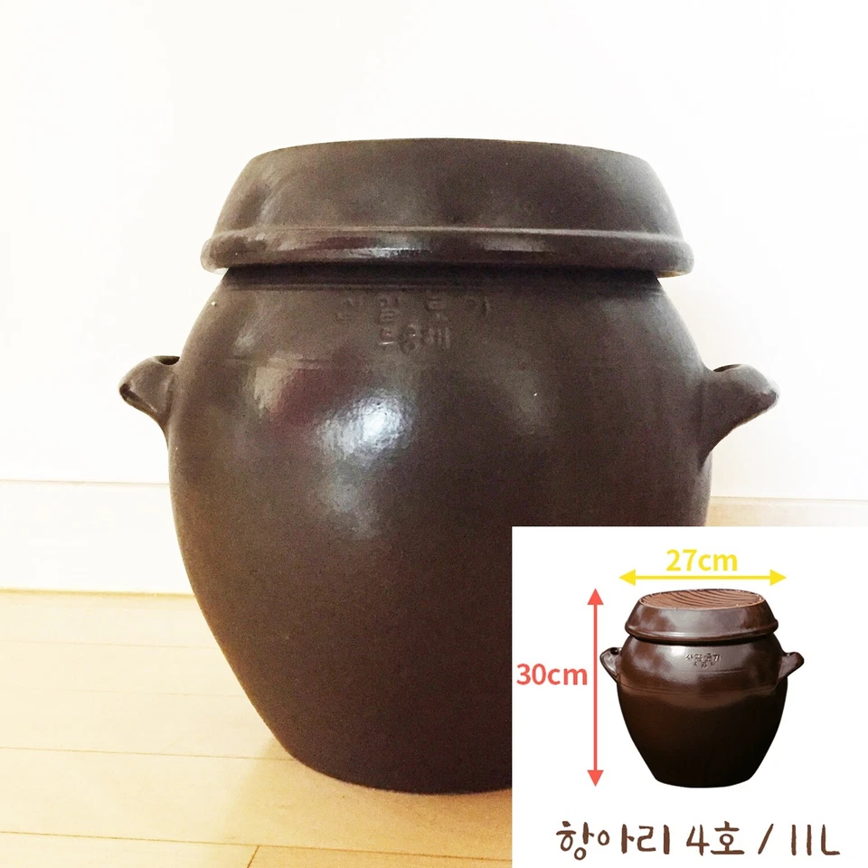 11 Liter Onggi Pottery Pot Food Container for Kimchi, Food fermentation  - Image 2 of 4
