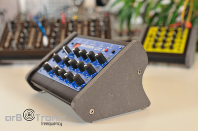 MFB Synth Lite 2 / Drumcomputer 522 Side Panel Wooden Stand Rack MDF