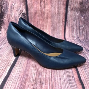 clarks blue pumps