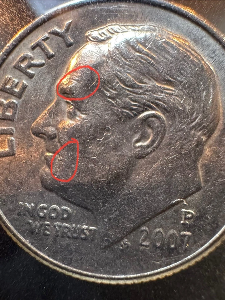 ✨Two (2) Error Dimes, DDO 2015 P, Two Die Chips 2007 P (Eyebrow, Mouth Corner) - Image 2 of 4