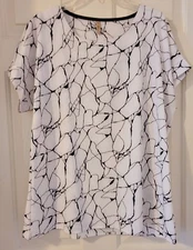 Madee Women's Pullover Top/Shirt~White with Black Abstract Design~SS~2XL~EUC