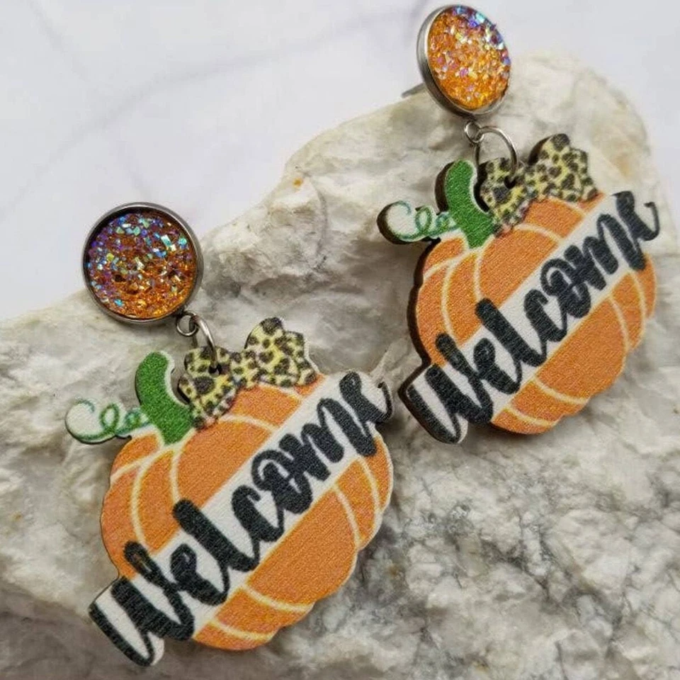 Pendientes colgantes Welcome Fall de madera de calabaza e iridiscente druzy Foto 2 de 2