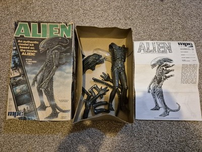 Vintage Model Kit - 9'' ALIEN MOVIE CREATURE - Small Box Version Xenomorph (1979)