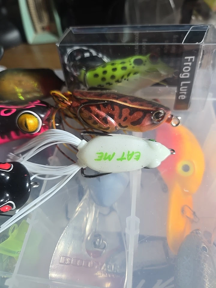 Lote mixto de ranas Lake Finds, 6thSense, Jackall, Panther Martin...ect Foto 4 de 4