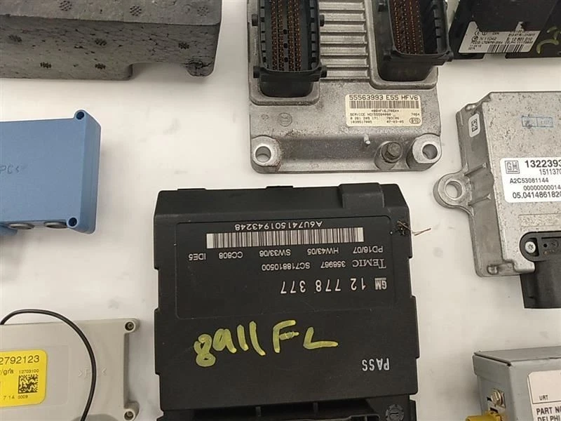 Interruptor de encendido SAAB 9-3 AERO sedán con llave y módulos de computadora para 03-11  Foto 4 de 4