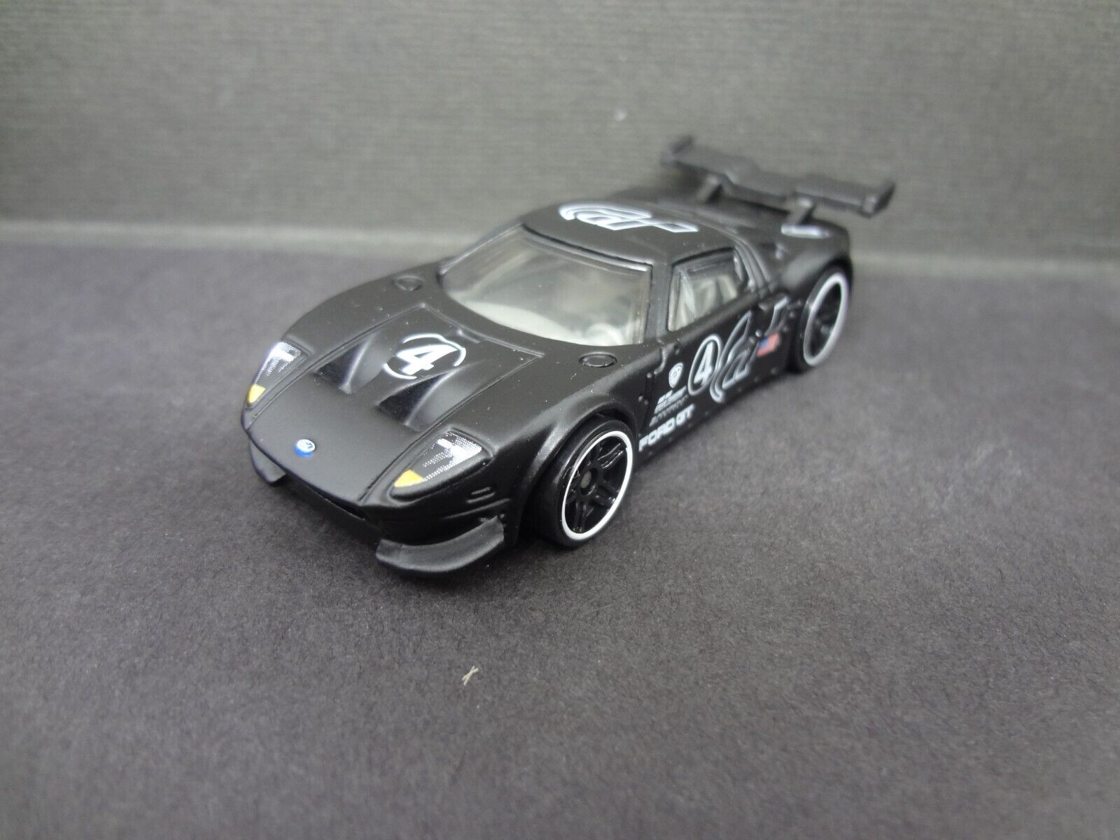 Ford gt lm - Gran Turismo - 1/64 - Hot Wheels em Promoção na Americanas