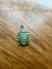 Jade-Anhänger, Kopf eines Buddha