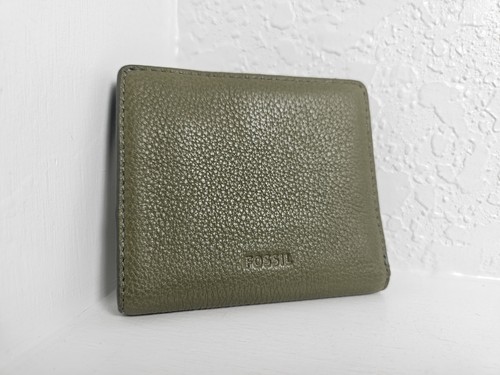 FOSSIL Logan Leather Small RFID Bifold Wallet NEW Small 4 Inch ID Money Holder - Picture 1 of 8