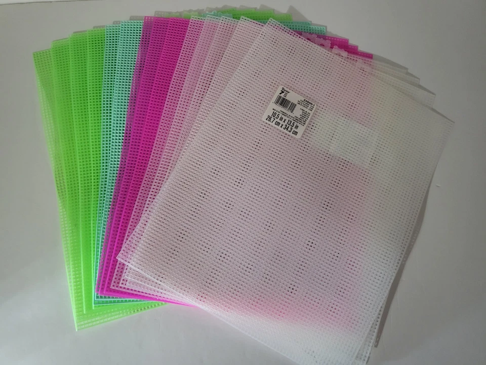 Darice 14pc plastic canvas - Image 3 of 4