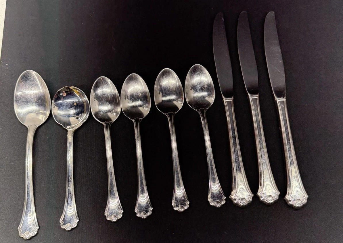 Oneida Midtowne Stainless Steel Lot Of 9 Spoons Knives Serving Spoons Mixed Lot
Opens in a new windo