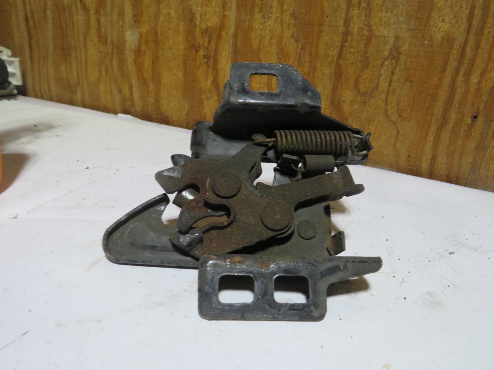 2006 2007 Chevy Duramax 3500 Van HOOD LATCH thumbnail 2