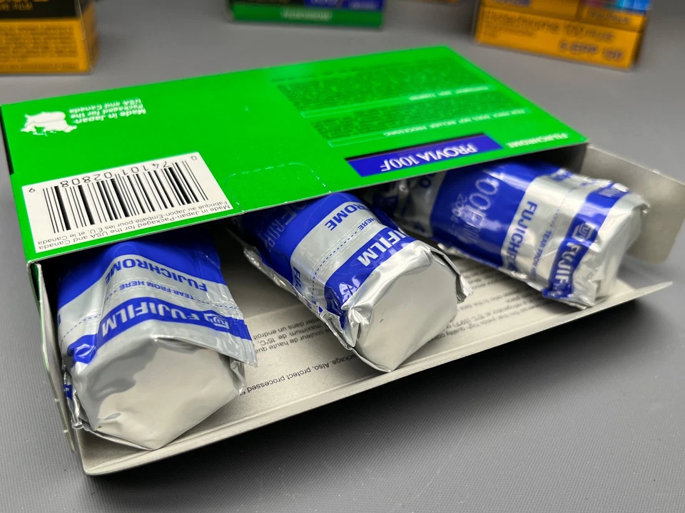 Fuji FUJICHROME Provia 100F Professional RDPlll 120 Daylight 3 Rolls Expired - Image 2 of 4