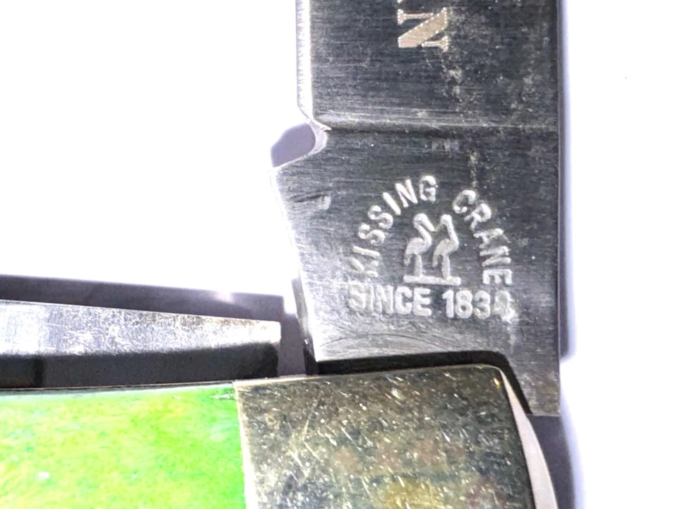 NAVAJA DE BOLSILLO PARA HONRAR A VETERANOS de Vietnam inscrita en sus 2 hojas y la MADERA VERDE Foto 4 de 4