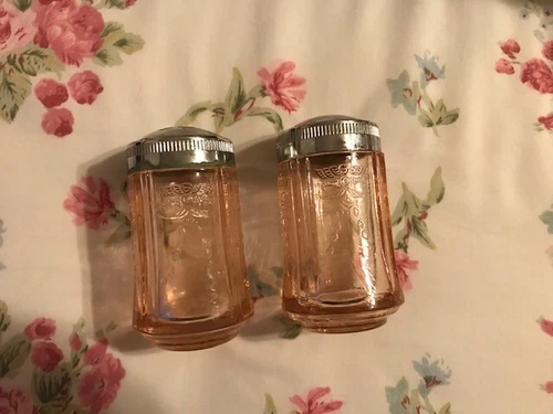 Vintage Pink Depression Salt & Pepper Shakers Madrid