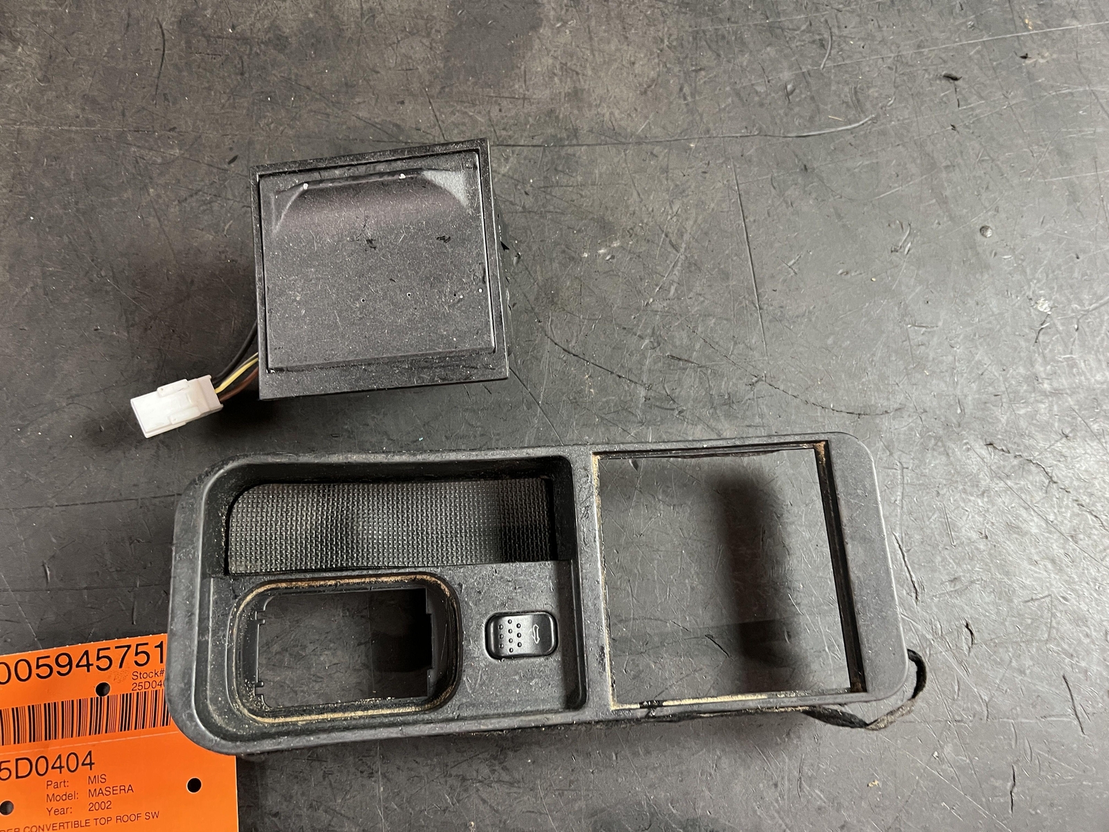 02-06 MASERATI SPYDER CONVERTIBLE TOP ROOF SWITCH