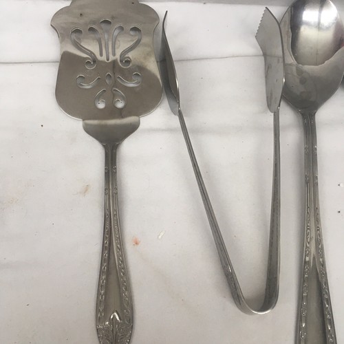 Reed & Barton Marie Antoinette Stainless Flatware 53 Piece Fork Spoons Knives - Picture 15 of 17