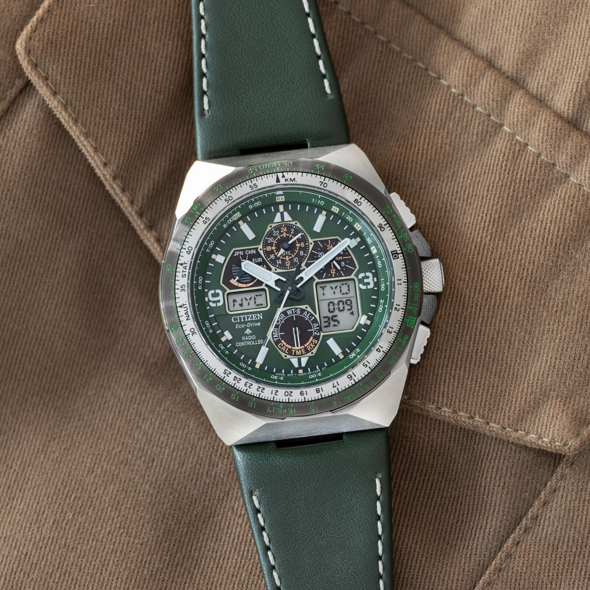 Citizen Men's Air Chronograph Calendar Eco-Drive Green Watch