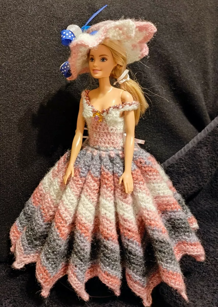 Vestiti barbie all'uncinetto creati da Ecaterina