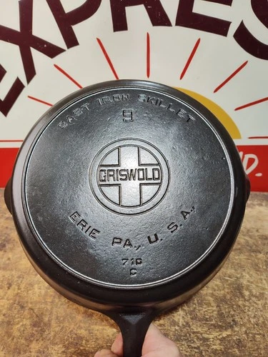 "Fully Restored" GRISWOLD CAST IRON #9  SKILLET Large Logo 11" Seasoned  Flat