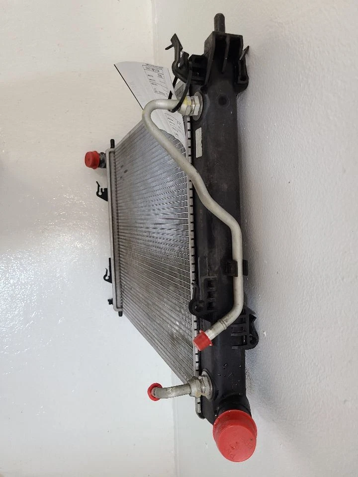 2012-2017 HYUNDAI ACCENT Radiator 253101R000 12-17 - Image 2 of 4