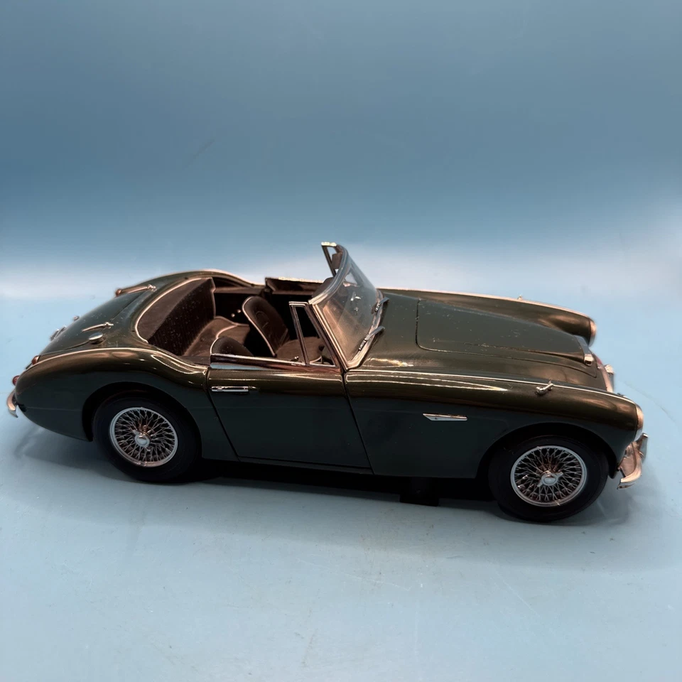 1/18 Kyosho Gorgeous Collection Austin Healey 3000MK-II (Green). No. 08142G Rare - Image 2 of 4