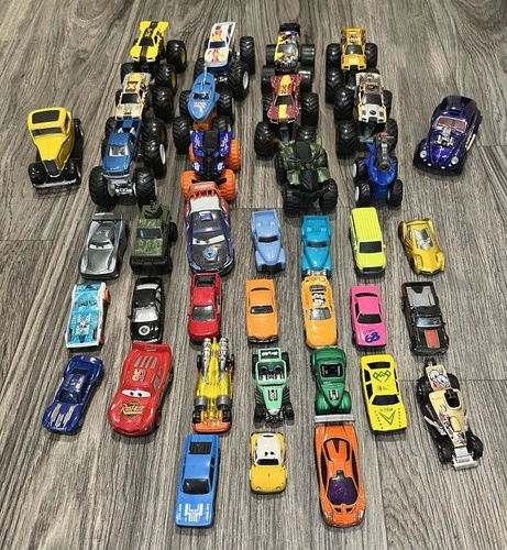 Vintage Lot of 38 Assorted Multicolor Hot Wheels Vehicle Toy Cars Mixed toys