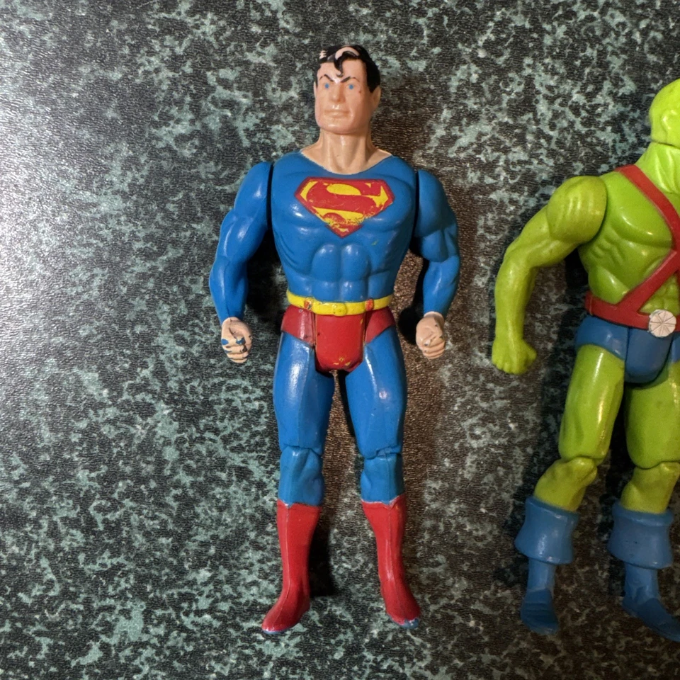 Boneco de ação vintage 1984 Kenner DC Super Powers Superman sem capa - Imagem 4 de 4