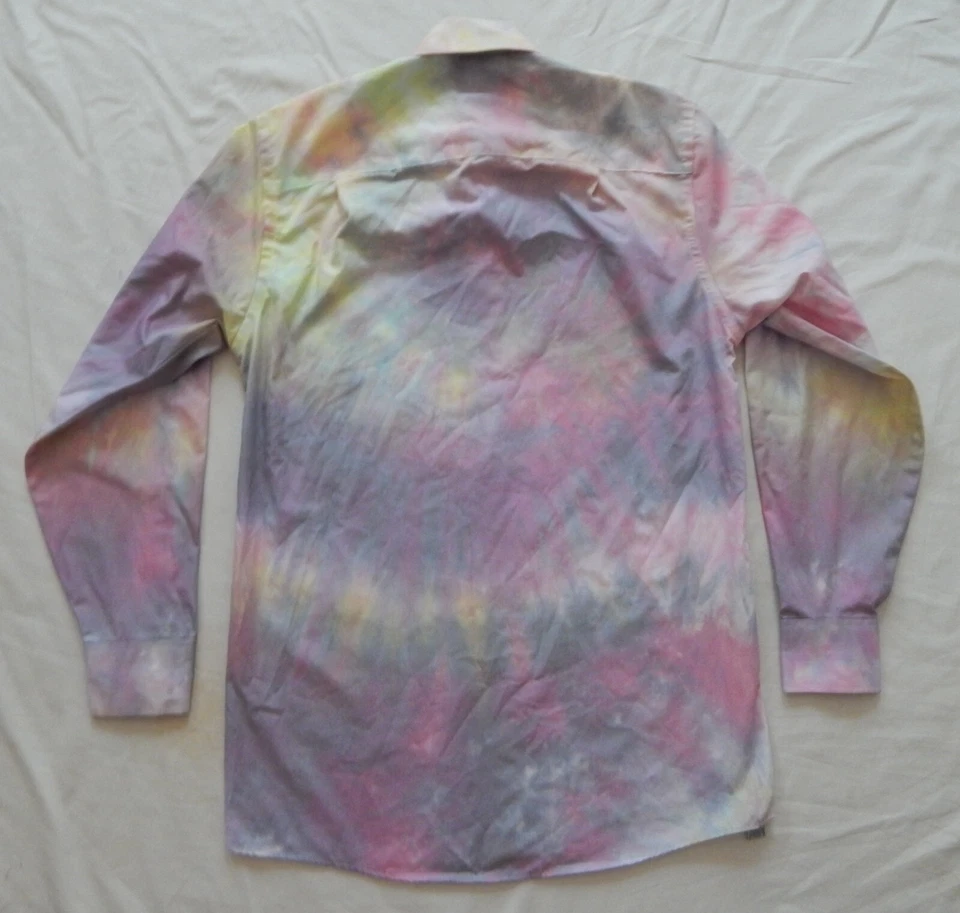 Camisa Tie Dye Negra Rosa Arco Iris Manga Larga Con Botones - Pequeña Para Hombre Hecha a Mano Foto 2 de 4