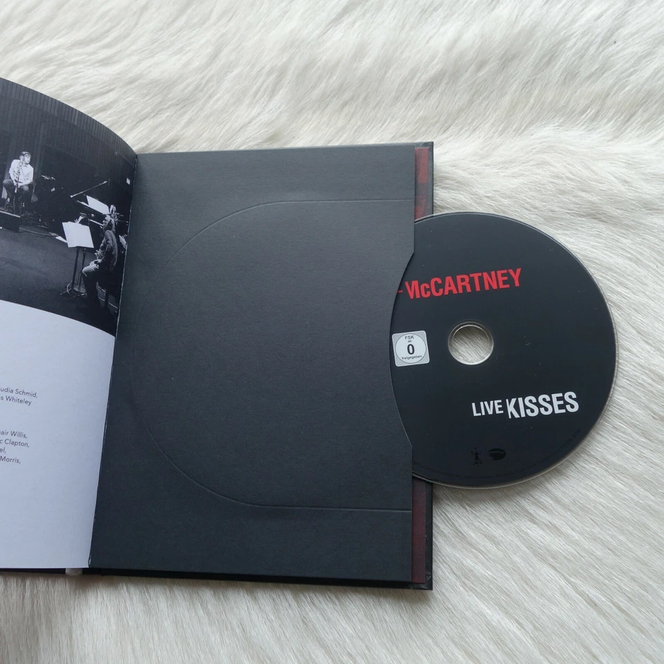 PAUL MCCARTNEY LIVE KISSES Dvd Paul McCartney Dvd Paul McCartney Documentary - Image 3 of 4