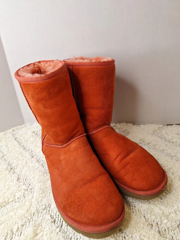 UGG Boots Women Sz 8 Suede Classic Short Red Winter Boots Sheepskin Cozy Outdoor - Image 2 of 4