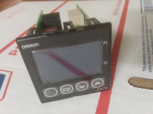  OMRON E5CN-R2MT-500 TEMPERATURE CONTROLLER, TESTED, WARRANTY