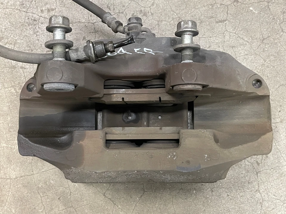 Pinza de freno delantera derecha del lado del pasajero 15 16 17 18 Lexus RC350 1609 OEM Foto 4 de 4