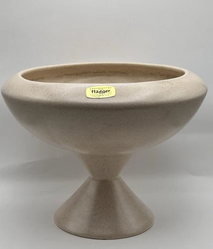 Haeger Pottery Beige Speckled Pedestal Planter 7” Tall VTG W/ Original Sticker